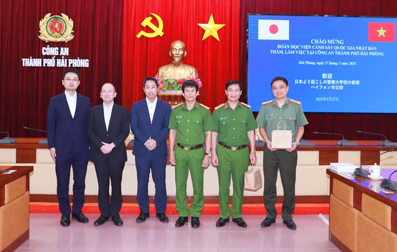 Đoàn Học viện Cảnh sát quốc gia Nhật Bản thăm, làm việc tại CATP Hải Phòng 